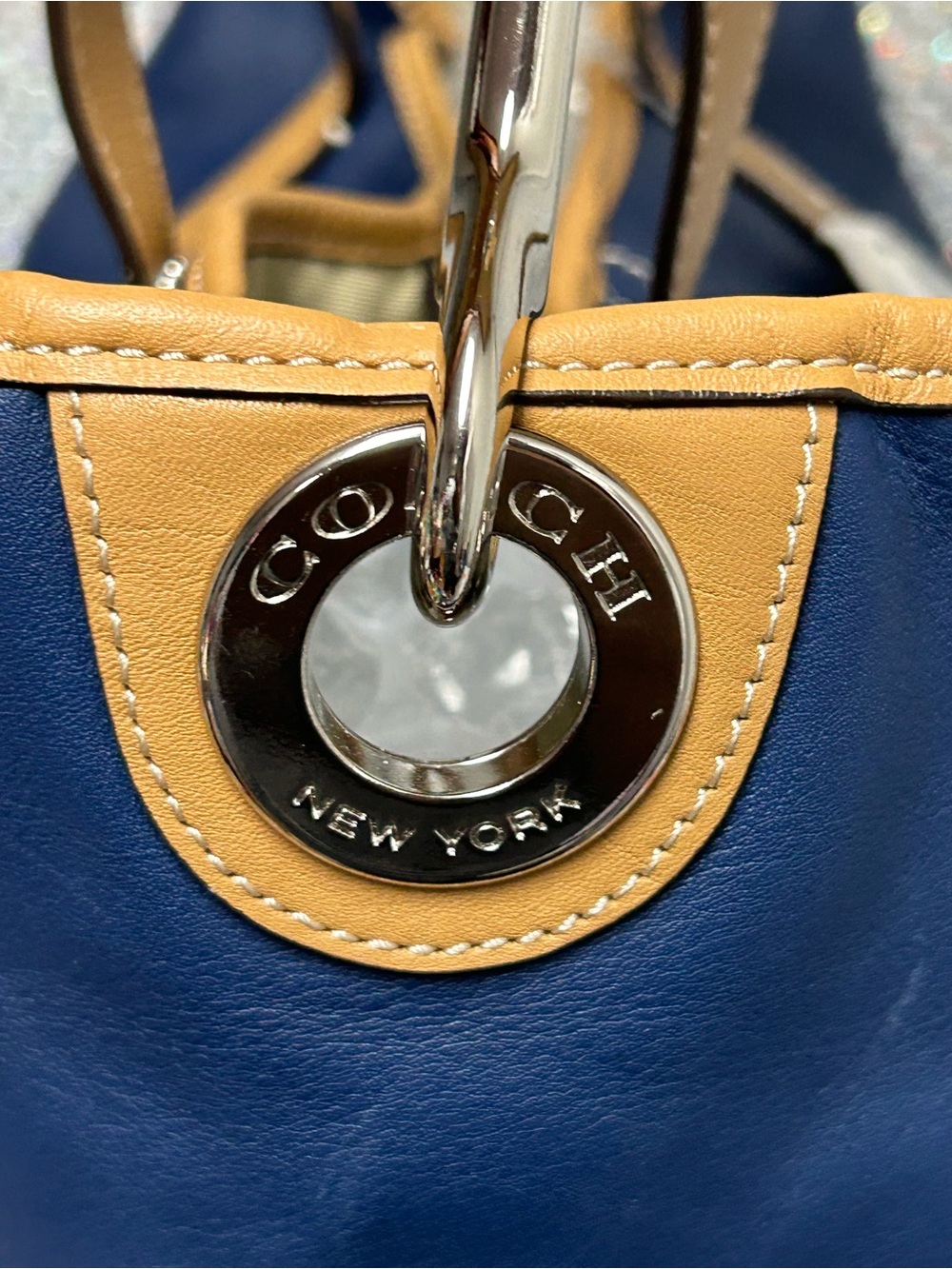 COACH Navy Leather Shoulder Strap w/ White & Tan Accents Approx 17 x 11 x 6 - Picture 10 of 17